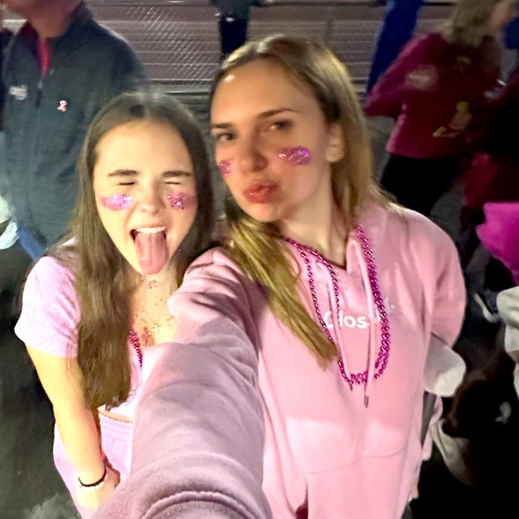 Meet your Posher, Devin - Picture 1 of 3